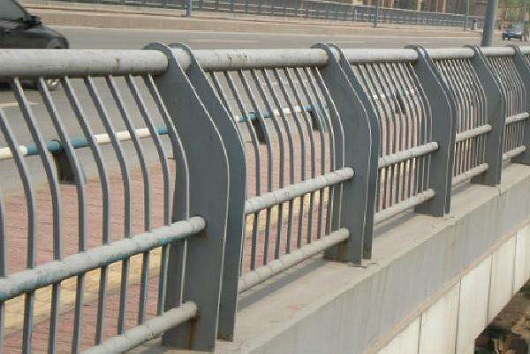 來看看陽(yáng)泉鋼結(jié)構(gòu)光柵是個(gè)什么東東